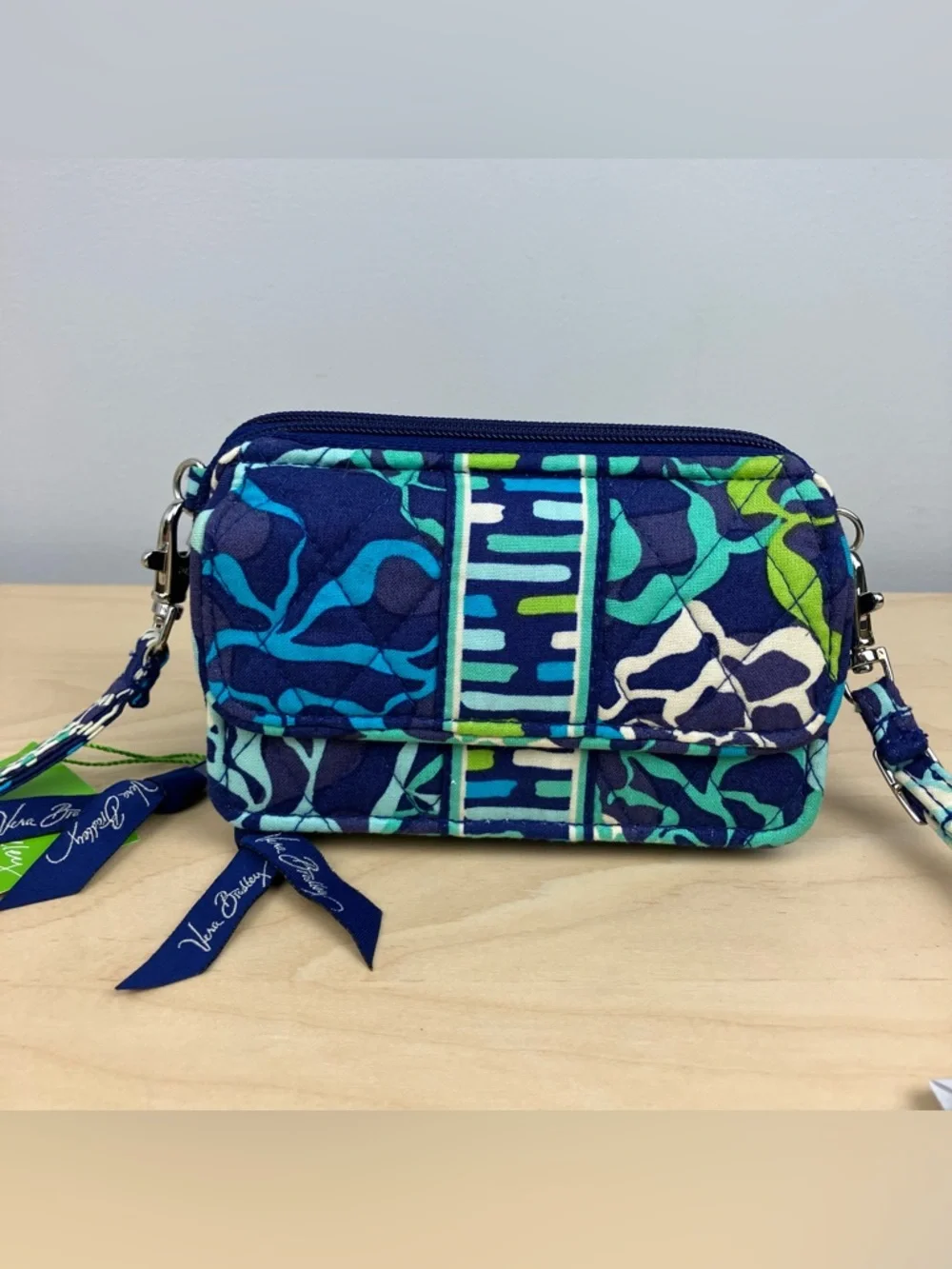 Vera Bradley 'All in One Crossbody'  Purse / Wristlet ~ Katalina Blues ~ NWT $54 - Picture 2 of 13